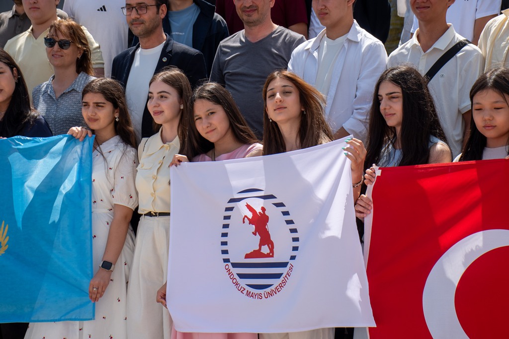 “Türkçe Öğreniyorum, Türkiye'ye Gidiyorum” projesi kapsamında Kazakistanlı öğrenciler OMÜ’de