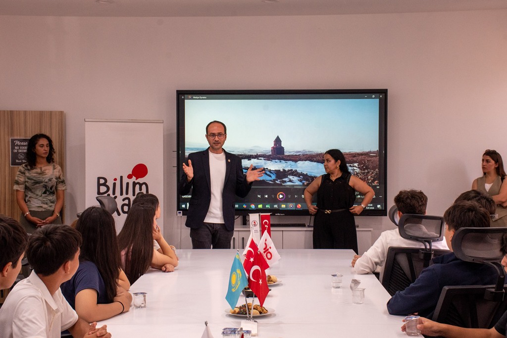 “Türkçe Öğreniyorum, Türkiye'ye Gidiyorum” projesi kapsamında Kazakistanlı öğrenciler OMÜ’de