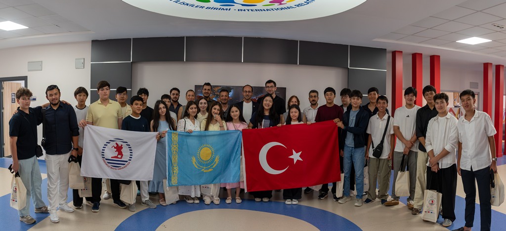 “Türkçe Öğreniyorum, Türkiye'ye Gidiyorum” projesi kapsamında Kazakistanlı öğrenciler OMÜ’de