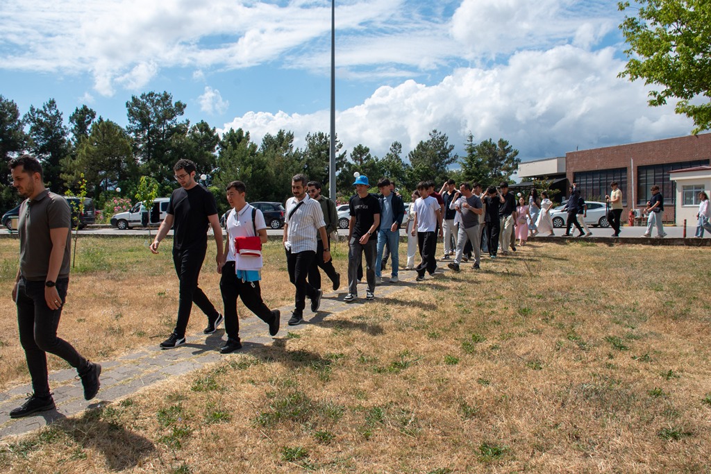 “Türkçe Öğreniyorum, Türkiye'ye Gidiyorum” projesi kapsamında Kazakistanlı öğrenciler OMÜ’de