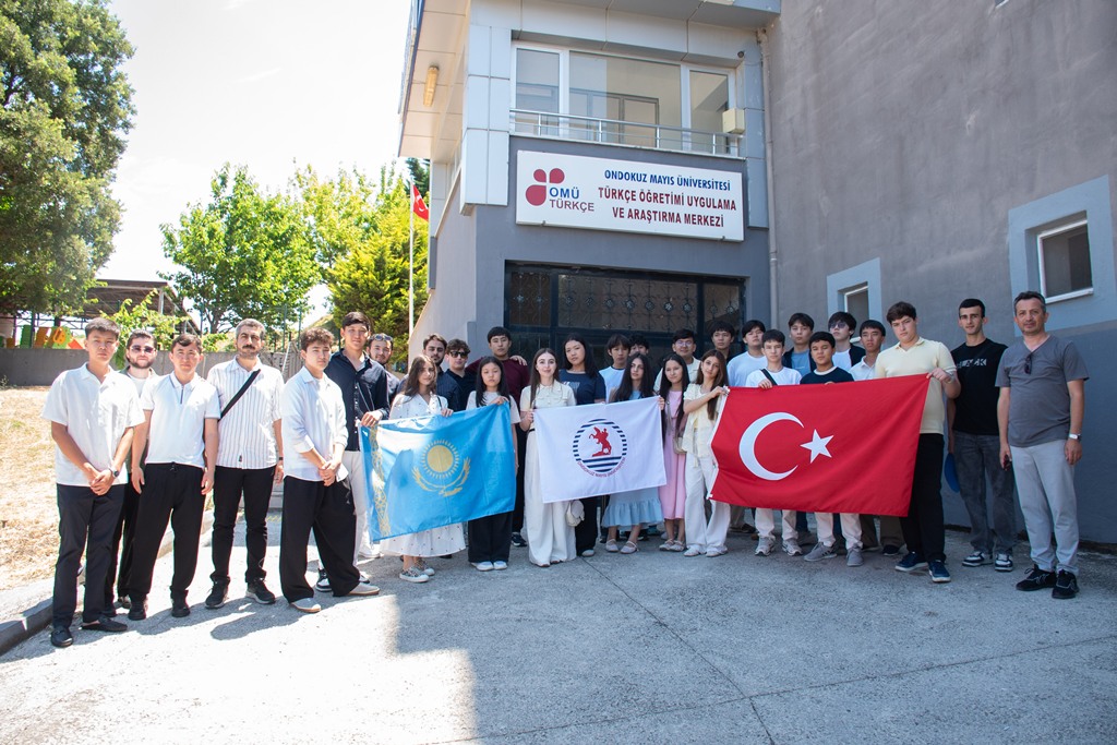 “Türkçe Öğreniyorum, Türkiye'ye Gidiyorum” projesi kapsamında Kazakistanlı öğrenciler OMÜ’de